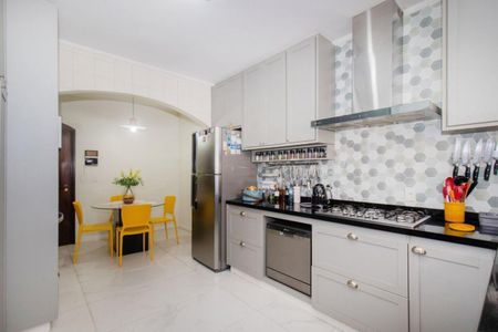Casa à venda com 265m², 3 quartos e 3 vagas