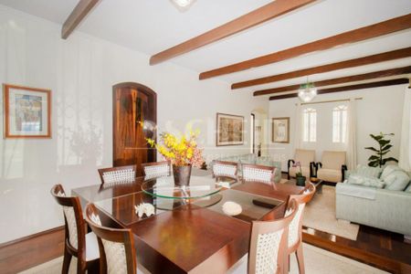 Casa à venda com 3 quartos, 265m² em Santo Amaro, São Paulo
