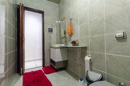 Casa à venda com 101m², 4 quartos e 3 vagas Casa à venda com 101m², 4 quartos e 3 vagasCasa 1 - Banheiro