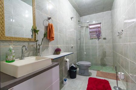 Casa à venda com 101m², 4 quartos e 3 vagas Casa à venda com 101m², 4 quartos e 3 vagasCasa 1 - Banheiro