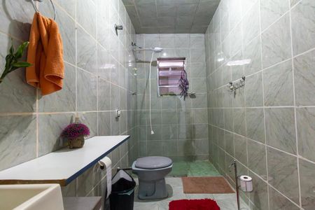 Casa à venda com 101m², 4 quartos e 3 vagas Casa à venda com 101m², 4 quartos e 3 vagasCasa 1 - Banheiro