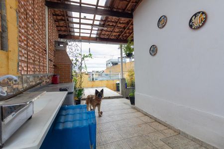 Casa à venda com 101m², 4 quartos e 3 vagas Casa à venda com 101m², 4 quartos e 3 vagasCasa 2 - Quintal e área de serviço