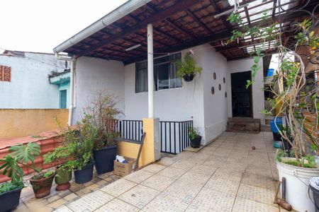 Casa à venda com 101m², 4 quartos e 3 vagas Casa à venda com 101m², 4 quartos e 3 vagasCasa 2 - Quintal e área de serviço