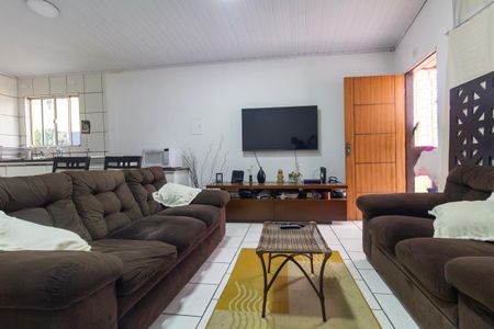 Casa à venda com 101m², 4 quartos e 3 vagas Casa à venda com 101m², 4 quartos e 3 vagasCasa 2 - Cozinha e área de serviço