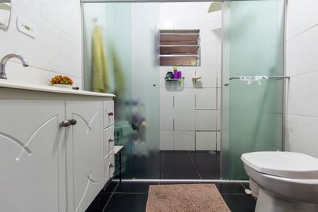 Casa à venda com 101m², 4 quartos e 3 vagas Casa à venda com 101m², 4 quartos e 3 vagasCasa 2 - Banheiro