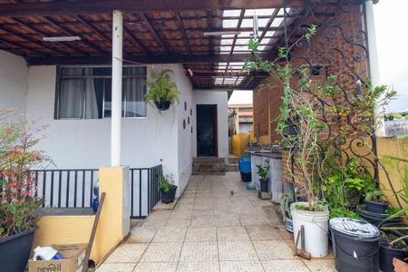 Casa à venda com 101m², 4 quartos e 3 vagas Casa à venda com 101m², 4 quartos e 3 vagasCasa 2 - Quintal e área de serviço