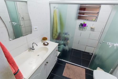 Casa à venda com 101m², 4 quartos e 3 vagas Casa à venda com 101m², 4 quartos e 3 vagasCasa 2 - Banheiro