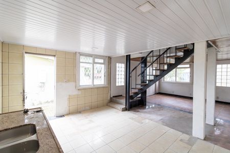 Casa à venda com 140m², 2 quartos e 2 vagas Casa à venda com 140m², 2 quartos e 2 vagasCozinha