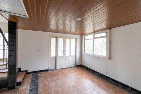 Casa à venda com 140m², 2 quartos e 2 vagas Casa à venda com 140m², 2 quartos e 2 vagasSala