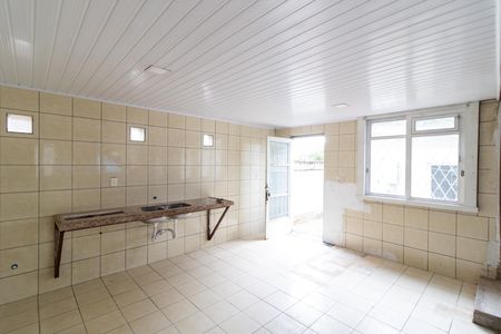 Casa à venda com 140m², 2 quartos e 2 vagas Casa à venda com 140m², 2 quartos e 2 vagasCozinha