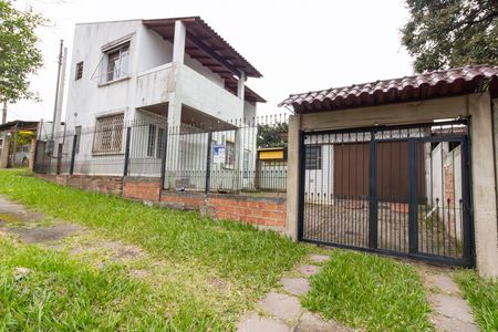 Casa à venda com 140m², 2 quartos e 2 vagas Casa à venda com 140m², 2 quartos e 2 vagasFachada