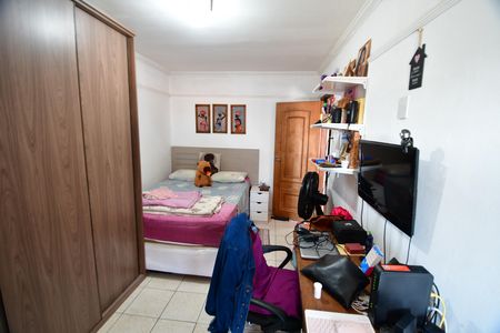 Casa à venda com 91m², 3 quartos e 2 vagasQuarto 2