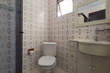 Banheiro de apartamento à venda com 2 quartos, 65m² em Vila Galvão, Guarulhos