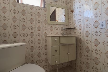 Banheiro de apartamento à venda com 2 quartos, 65m² em Vila Galvão, Guarulhos