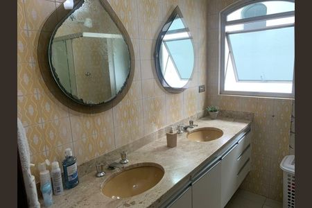 Casa à venda com 4 quartos, 500m² em Vila Tramontano, São Paulo