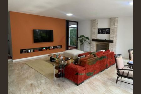 Casa à venda com 4 quartos, 500m² em Vila Tramontano, São Paulo