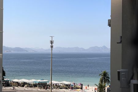 Vista do quarto  de kitnet/studio à venda com 1 quarto, 35m² em Copacabana, Rio de Janeiro