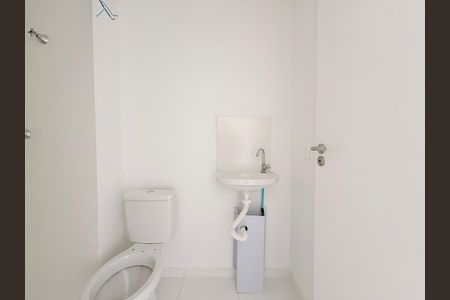 Banheiro  de kitnet/studio para alugar com 1 quarto, 24m² em Itaim Bibi, São Paulo