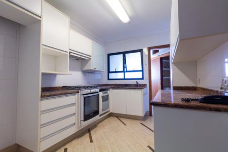 Apartamento à venda com 102m², 3 quartos e 1 vaga Apartamento à venda com 102m², 3 quartos e 1 vagaCozinha