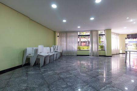 Apartamento à venda com 102m², 3 quartos e 1 vaga Apartamento à venda com 102m², 3 quartos e 1 vagaÁrea comum - Salão de festas