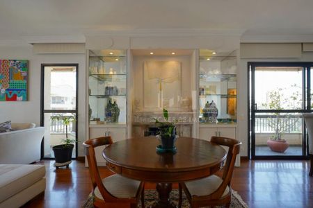 Apartamento à venda com 200m², 3 quartos e 3 vagas