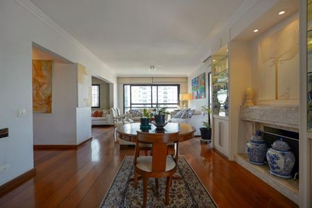 Apartamento à venda com 200m², 3 quartos e 3 vagas