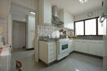 Apartamento à venda com 200m², 3 quartos e 3 vagas
