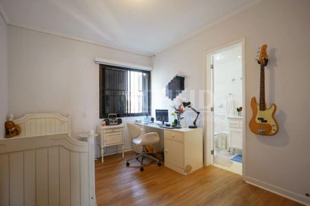 Apartamento à venda com 200m², 3 quartos e 3 vagas