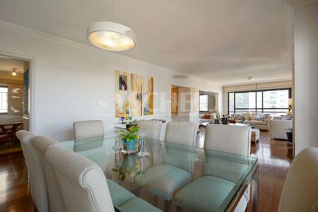 Apartamento à venda com 200m², 3 quartos e 3 vagas