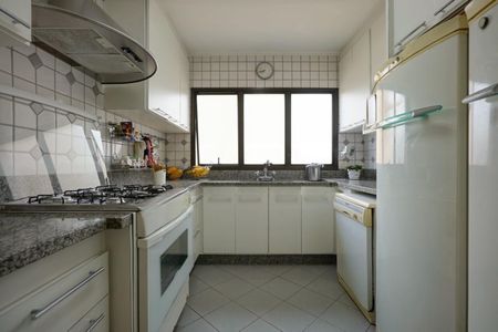 Apartamento à venda com 200m², 3 quartos e 3 vagas