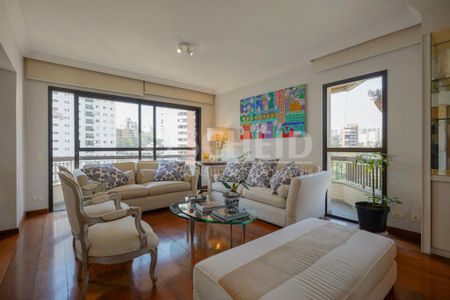 Apartamento à venda com 200m², 3 quartos e 3 vagas