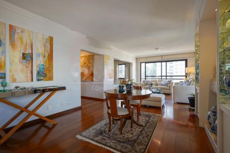 Apartamento à venda com 200m², 3 quartos e 3 vagas