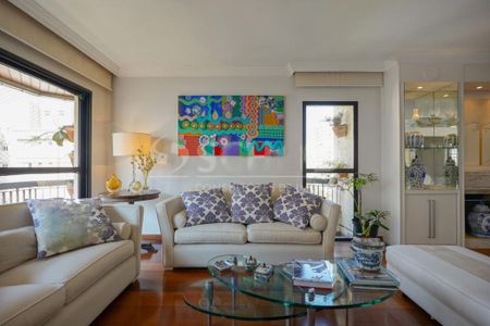Apartamento à venda com 200m², 3 quartos e 3 vagas