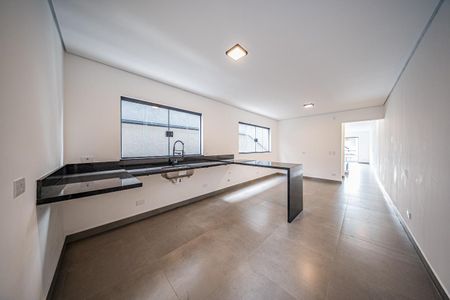 Casa à venda com 155m², 3 quartos e 4 vagas