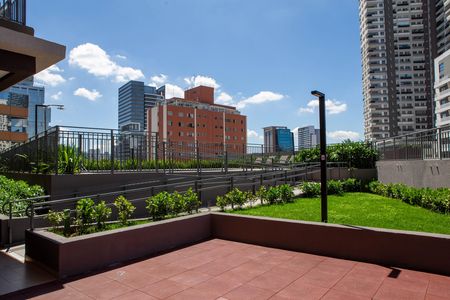 Studio para alugar com 25m², 1 quarto e sem vaga Studio para alugar com 25m², 1 quarto e sem vagaÁrea comum - Piscina Externa