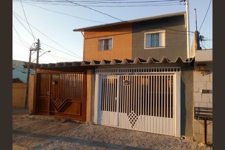 Casa à venda com 98m², 3 quartos e 1 vaga