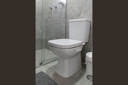 Apartamento à venda com 66m², 3 quartos e 1 vaga Apartamento à venda com 66m², 3 quartos e 1 vagaBanheiro da Suíte