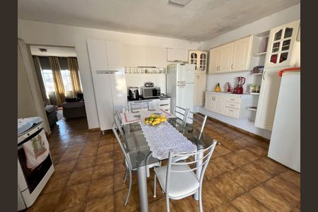 Casa à venda com 2 quartos, 105m² em Jardim Maracana, São Paulo