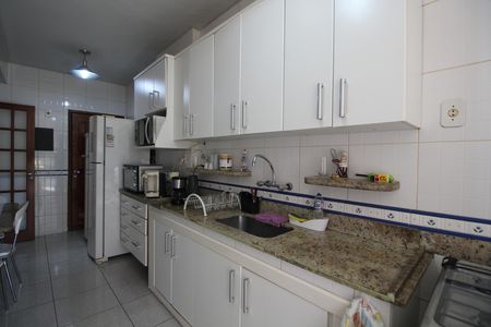 Apartamento à venda com 92m², 2 quartos e 1 vagaCozinha
