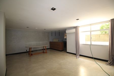 Apartamento à venda com 92m², 2 quartos e 1 vagaÁrea Comum