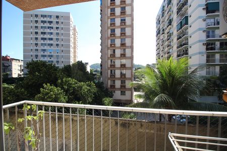 Apartamento à venda com 92m², 2 quartos e 1 vagaQuarto 2 - Varanda