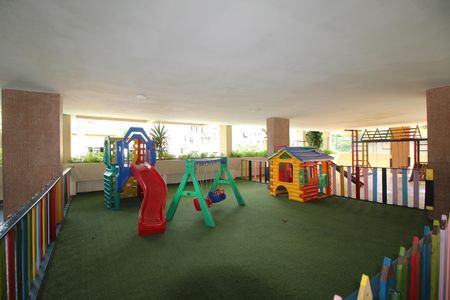 Apartamento à venda com 92m², 2 quartos e 1 vagaÁrea Comum