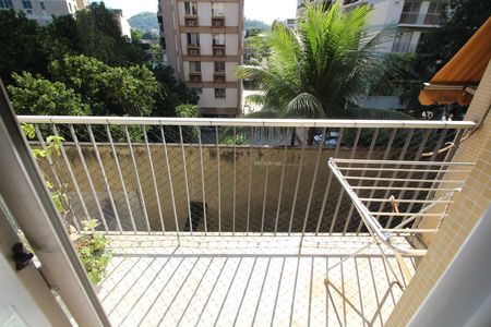 Apartamento à venda com 92m², 2 quartos e 1 vagaQuarto 2 - Varanda