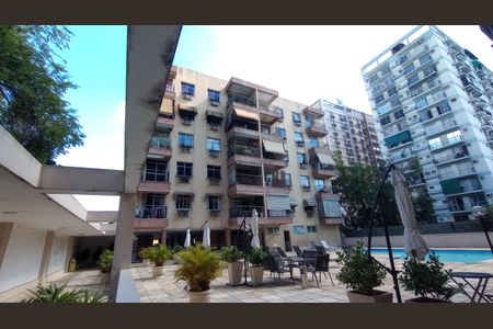 Apartamento à venda com 92m², 2 quartos e 1 vaga Apartamento à venda com 92m², 2 quartos e 1 vagaFachada