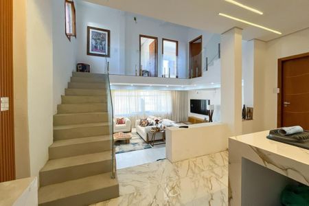 Casa à venda com 270m², 5 quartos e 3 vagas