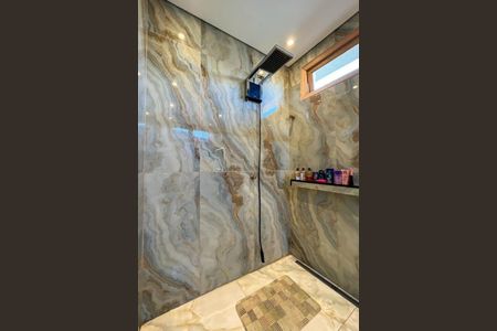 Casa à venda com 270m², 5 quartos e 3 vagas
