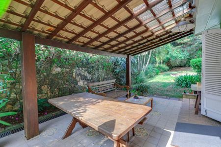 Casa à venda com 297m², 4 quartos e 3 vagas