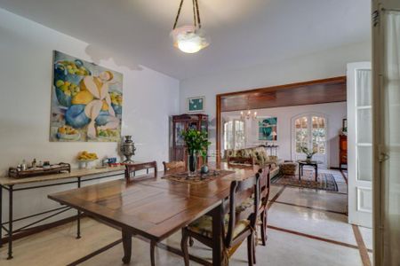 Casa à venda com 297m², 4 quartos e 3 vagas