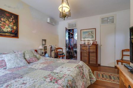 Casa à venda com 297m², 4 quartos e 3 vagas
