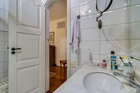 Casa à venda com 297m², 4 quartos e 3 vagas